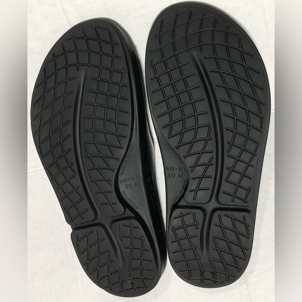 OOFOS Metallic Pewter Slide Sandals - Picture 10 of 11